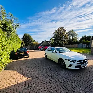 Acorn Gatwick 4* Horley