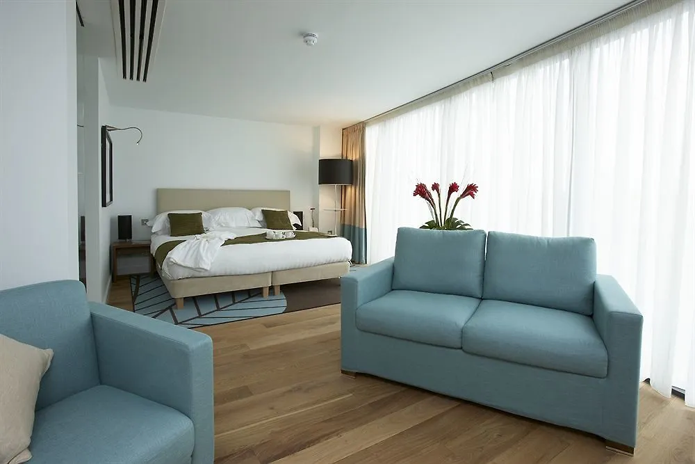 Abode Chester 4*,