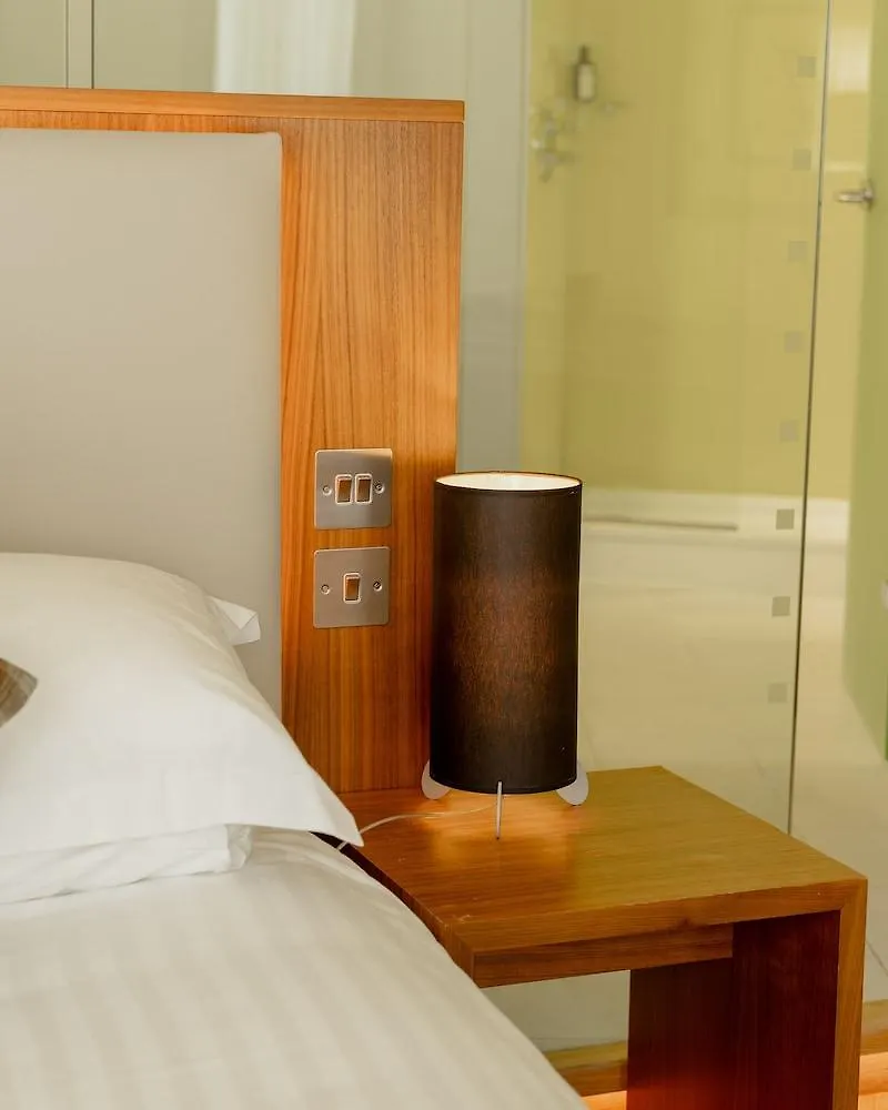 Abode Chester 4*,